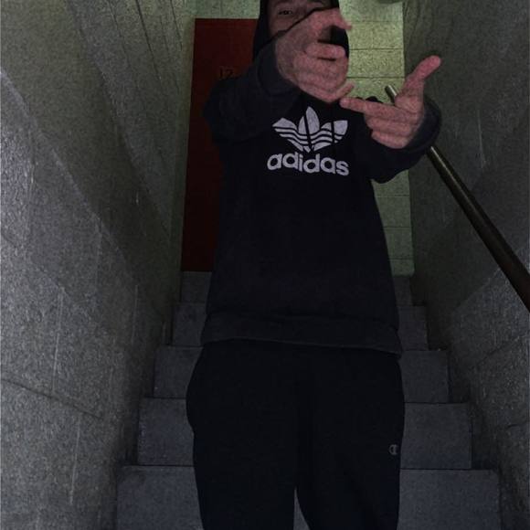 Meet your Posher, Edin - Picture 1 of 1